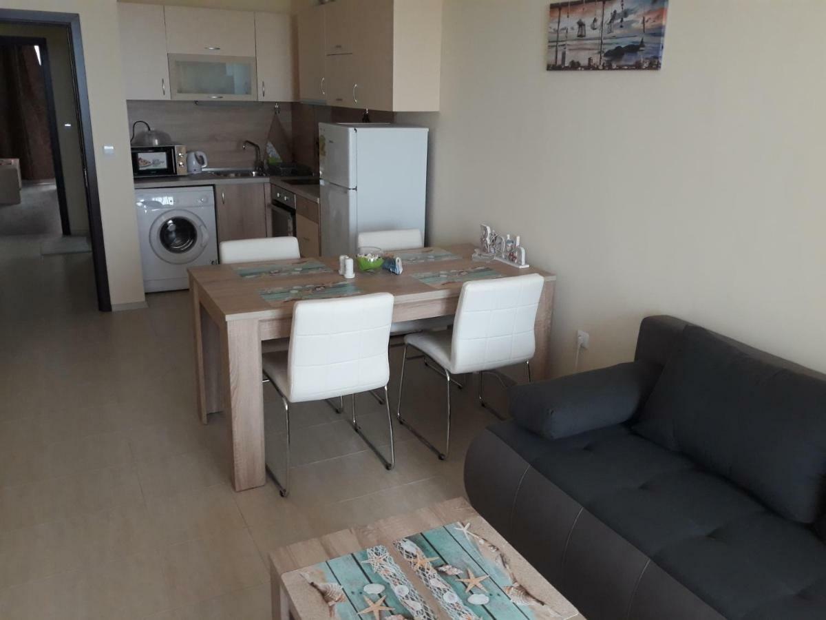 Таня 8 Apartamento Pomorie Exterior foto